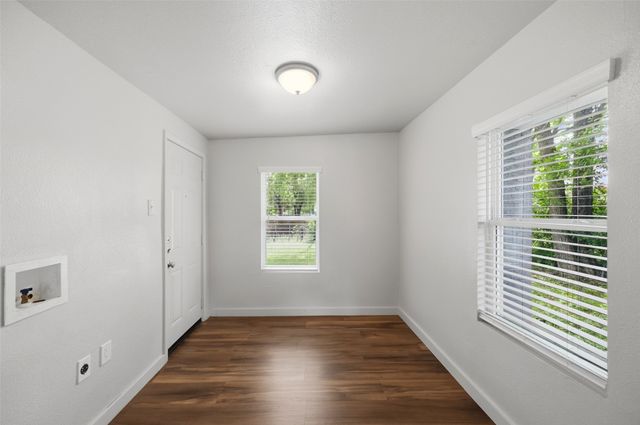 5525 Goodman Avenue, Fort Worth, TX 76107