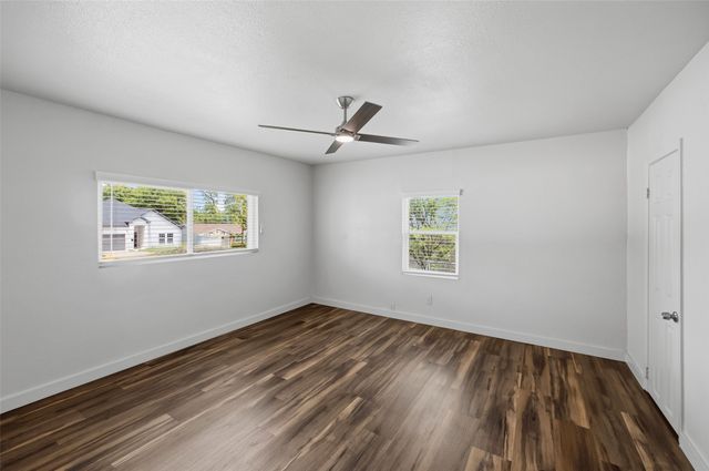 5525 Goodman Avenue, Fort Worth, TX 76107