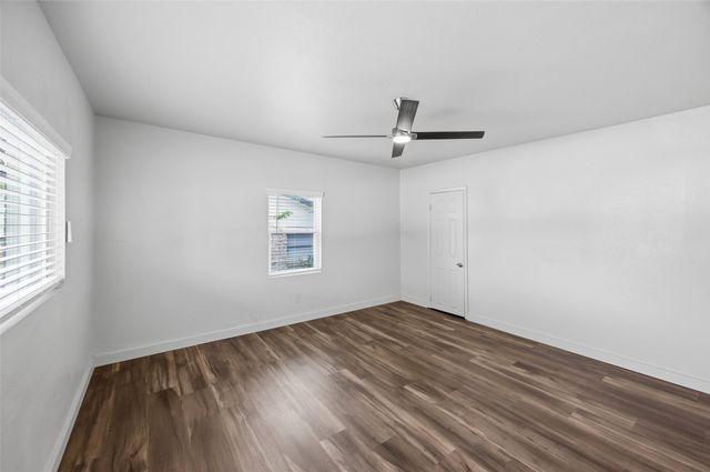 5525 Goodman Avenue, Fort Worth, TX 76107