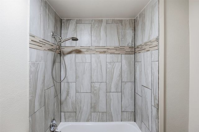 5525 Goodman Avenue, Fort Worth, TX 76107