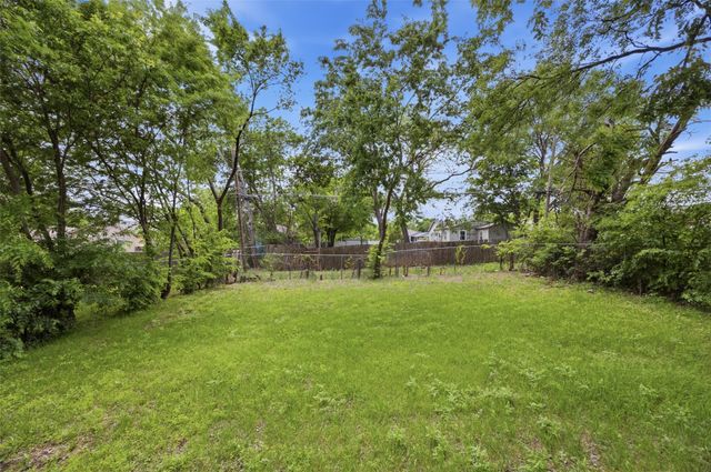 5525 Goodman Avenue, Fort Worth, TX 76107