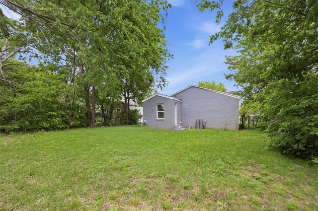 5525 Goodman Avenue, Fort Worth, TX 76107