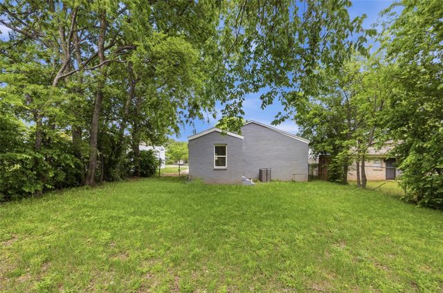 5525 Goodman Avenue, Fort Worth, TX 76107
