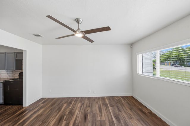 5525 Goodman Avenue, Fort Worth, TX 76107