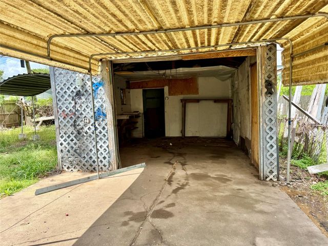 310 Center Street, Pasadena, TX 77506