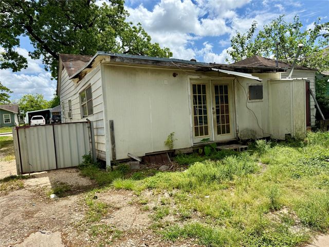 310 Center Street, Pasadena, TX 77506