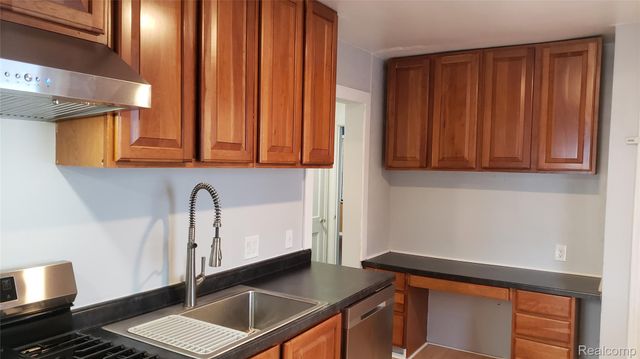 4116 Syracuse Street, Dearborn Heights, MI 48125