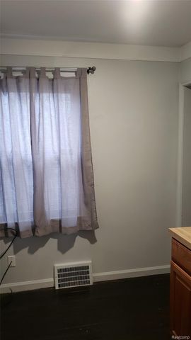 4116 Syracuse Street, Dearborn Heights, MI 48125