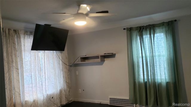 4116 Syracuse Street, Dearborn Heights, MI 48125