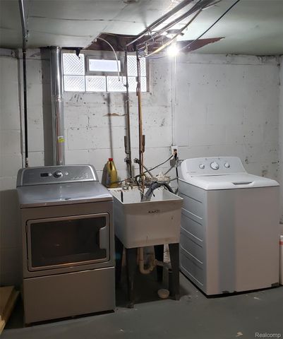 4116 Syracuse Street, Dearborn Heights, MI 48125