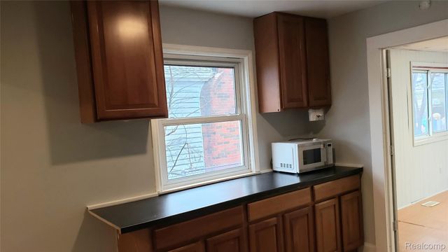 4116 Syracuse Street, Dearborn Heights, MI 48125