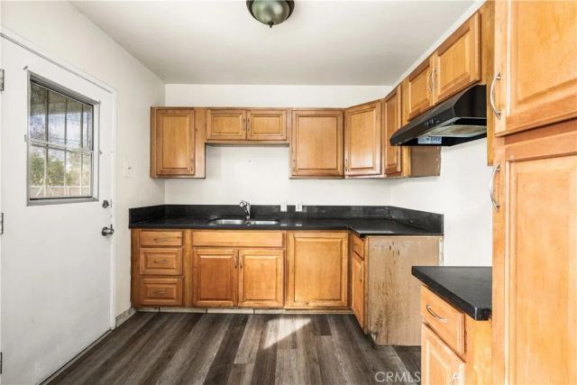 166 E Osgood Street, Long Beach, CA 90805