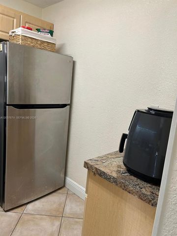 9320 Fontainebleau Blvd 515, Miami, FL 33172