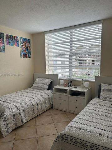 9320 Fontainebleau Blvd 515, Miami, FL 33172