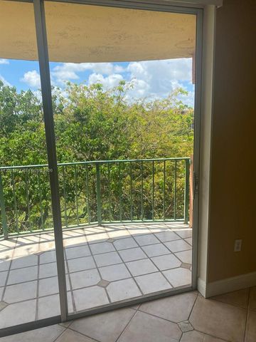 9320 Fontainebleau Blvd 515, Miami, FL 33172