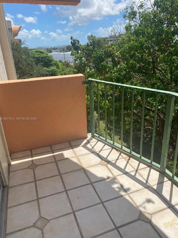 9320 Fontainebleau Blvd 515, Miami, FL 33172