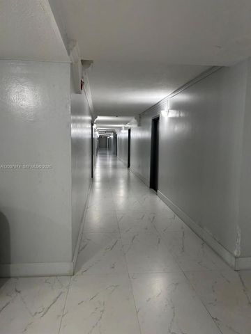9320 Fontainebleau Blvd 515, Miami, FL 33172