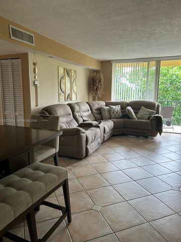 9320 Fontainebleau Blvd 515, Miami, FL 33172