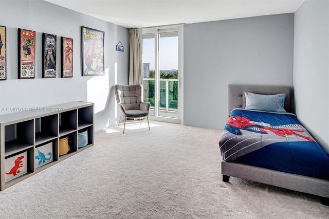 100 Bayview Dr 617, Sunny Isles Beach, FL 33160