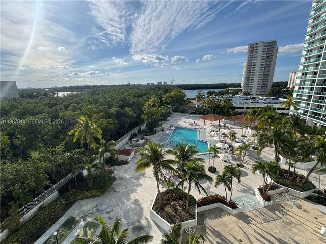 100 Bayview Dr 617, Sunny Isles Beach, FL 33160