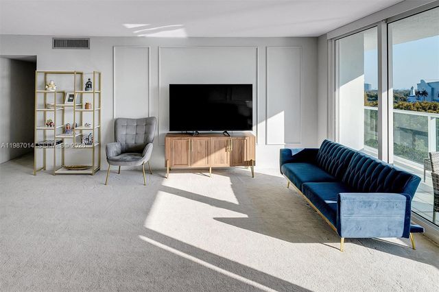 100 Bayview Dr 617, Sunny Isles Beach, FL 33160