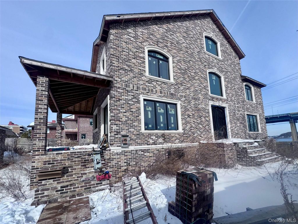 148-18 12 road, Beechhurst, NY 11357