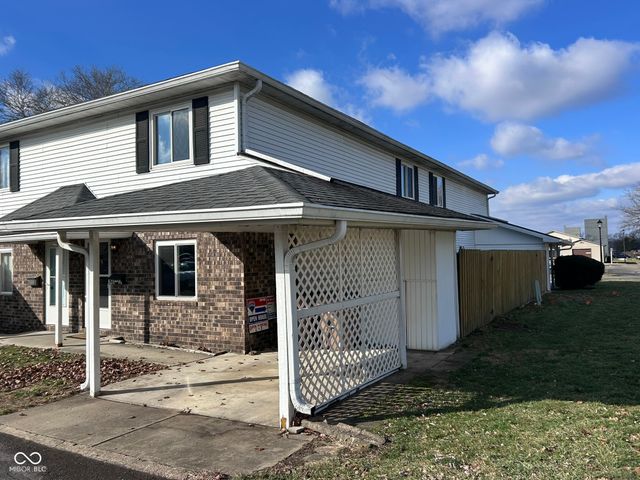 2896 Two Worlds Drive, Columbus, IN 47201