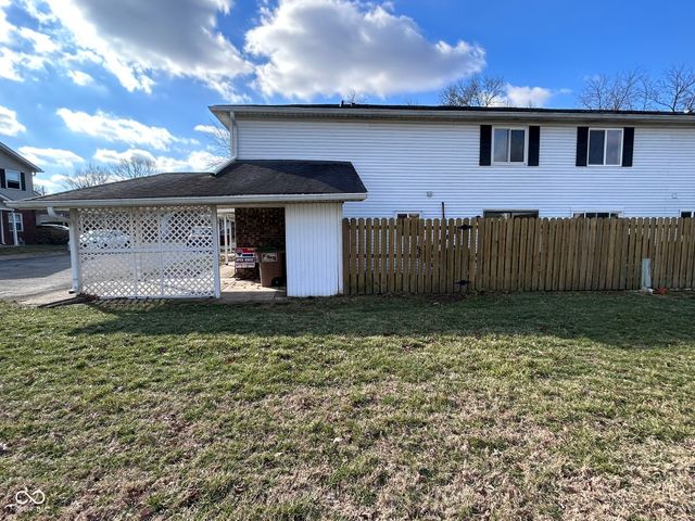 2896 Two Worlds Drive, Columbus, IN 47201