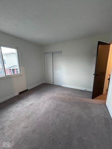 2896 Two Worlds Drive, Columbus, IN 47201