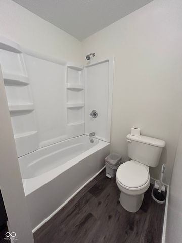 2896 Two Worlds Drive, Columbus, IN 47201