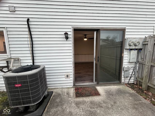 2896 Two Worlds Drive, Columbus, IN 47201