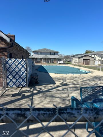 2896 Two Worlds Drive, Columbus, IN 47201