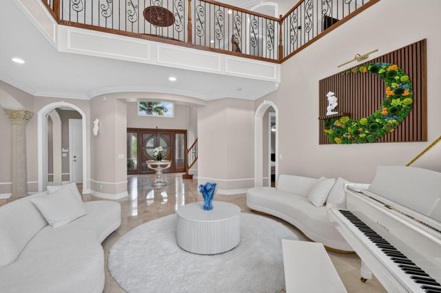 718 Edgebrook Lane, West Palm Beach, FL 33411