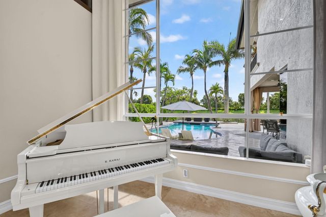 718 Edgebrook Lane, West Palm Beach, FL 33411