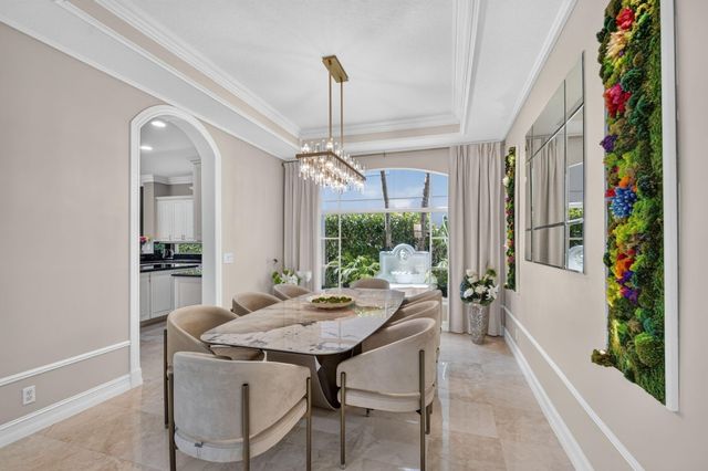 718 Edgebrook Lane, West Palm Beach, FL 33411