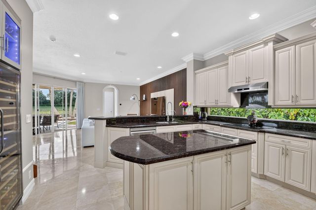 718 Edgebrook Lane, West Palm Beach, FL 33411