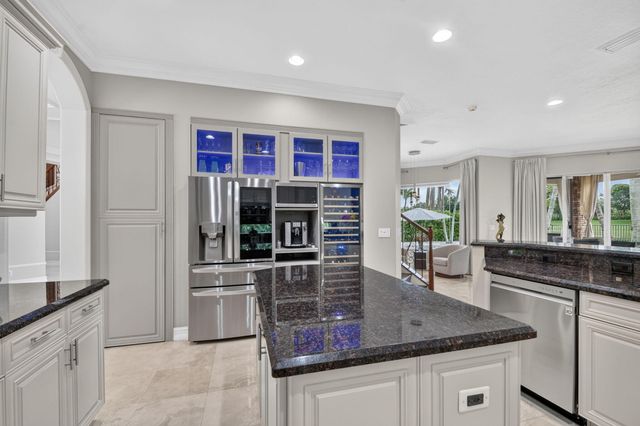 718 Edgebrook Lane, West Palm Beach, FL 33411