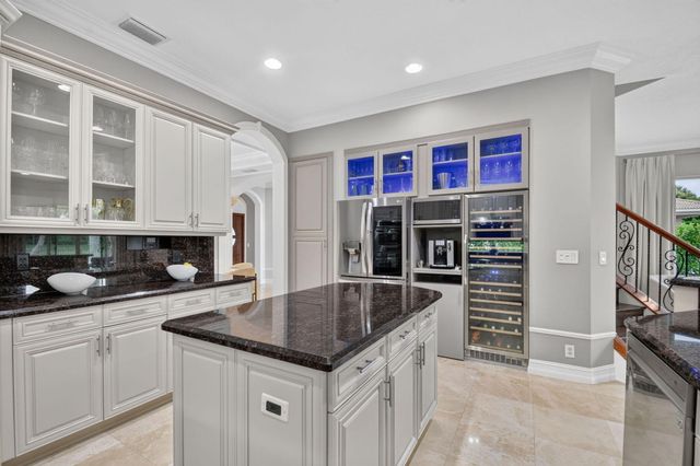 718 Edgebrook Lane, West Palm Beach, FL 33411