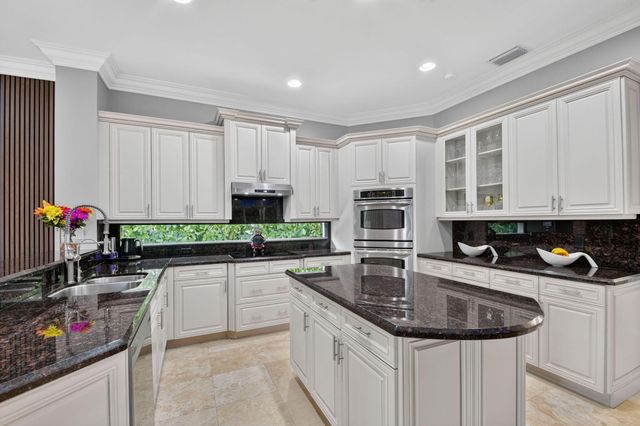 718 Edgebrook Lane, West Palm Beach, FL 33411