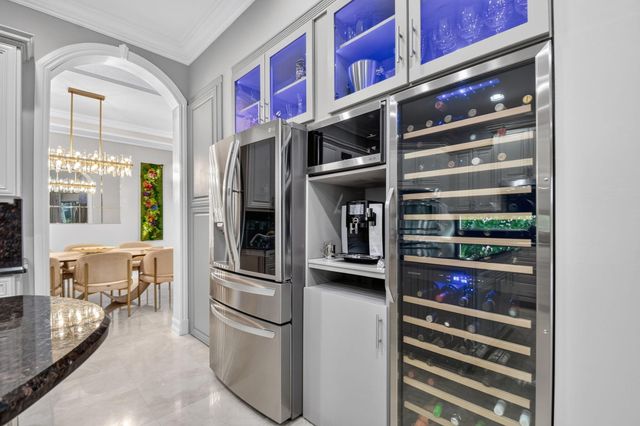 718 Edgebrook Lane, West Palm Beach, FL 33411
