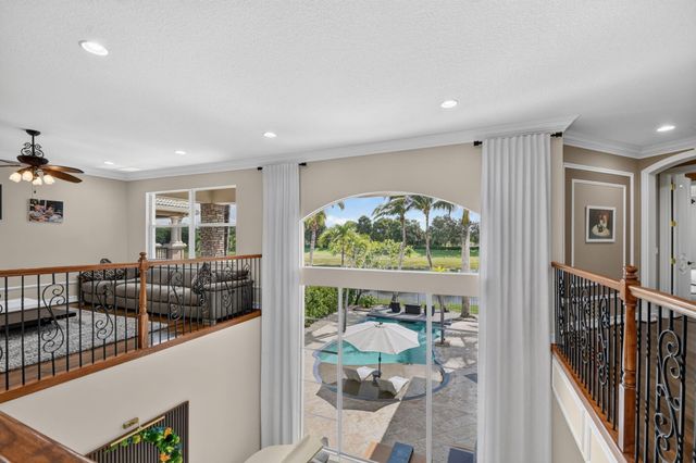 718 Edgebrook Lane, West Palm Beach, FL 33411