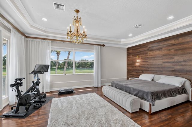 718 Edgebrook Lane, West Palm Beach, FL 33411