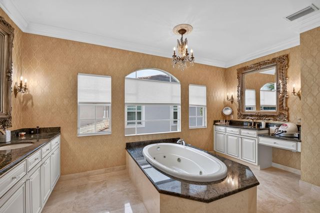 718 Edgebrook Lane, West Palm Beach, FL 33411