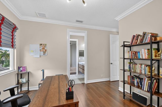 718 Edgebrook Lane, West Palm Beach, FL 33411