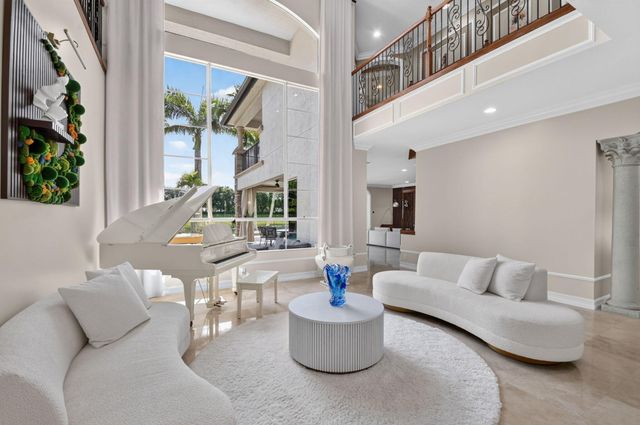 718 Edgebrook Lane, West Palm Beach, FL 33411