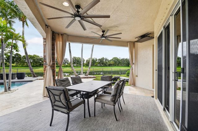 718 Edgebrook Lane, West Palm Beach, FL 33411