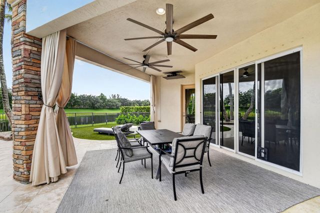 718 Edgebrook Lane, West Palm Beach, FL 33411