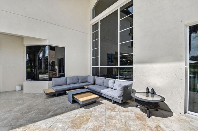 718 Edgebrook Lane, West Palm Beach, FL 33411