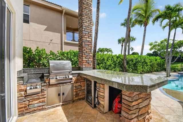 718 Edgebrook Lane, West Palm Beach, FL 33411