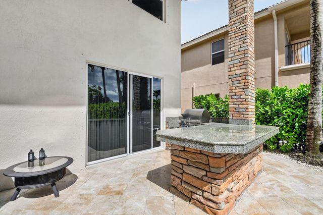 718 Edgebrook Lane, West Palm Beach, FL 33411